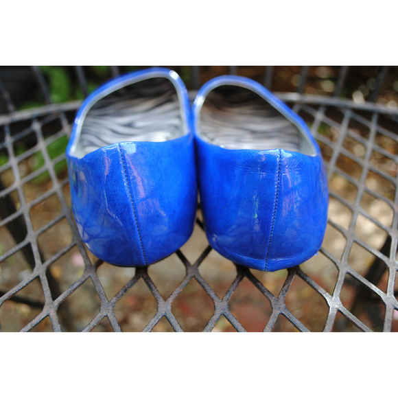 STEVE MADDEN Blue Patent-Zebra Heaven Flats Sz 4M - Picture 4 of 6